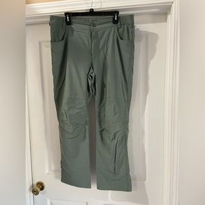 Mens Green Columbia pants size 38/30